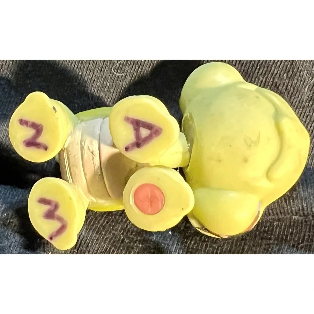 Hasbro Littlest Pet Shop‎ Turtle Figure Yellow with Pink Spots